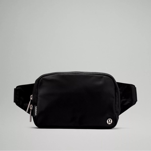 lululemon athletica Handbags - NWT lululemon everywhere belt bag